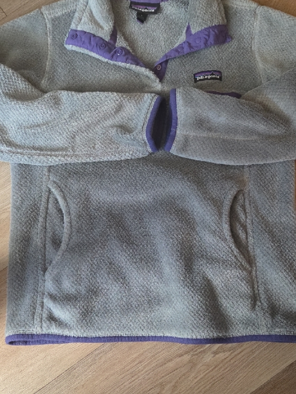 Patagonia Light Gray and Purple Snap-Neck Fleece Pullover - Picture 2 of 5